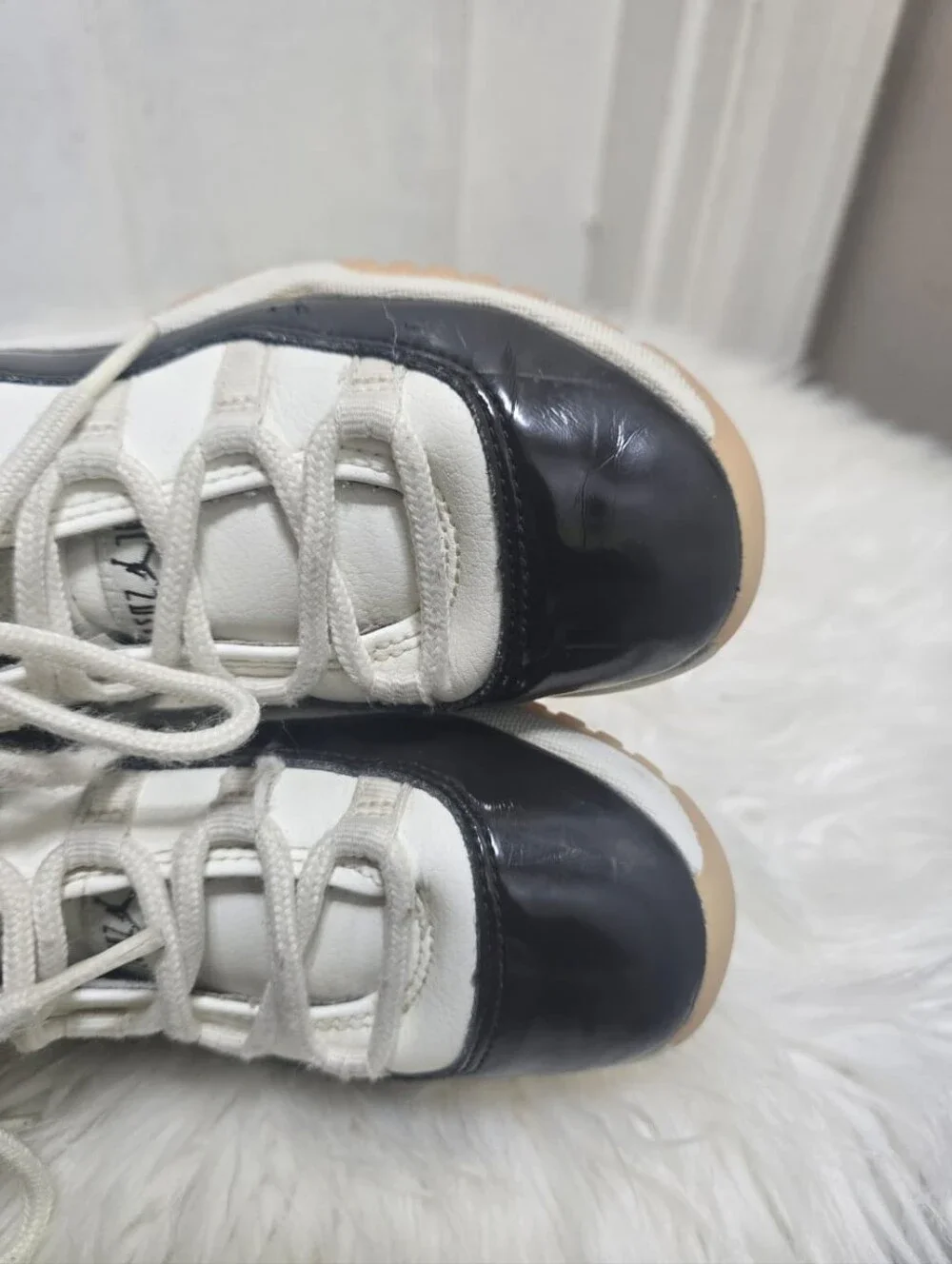 Nike Air Jordan Retro 11 Shoes Youth Size 1Y White Black